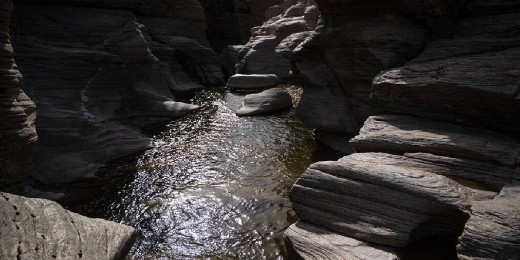 Doğanın suyla şekillenen sanat eseri: Bu yaz herkes akın edecek 9